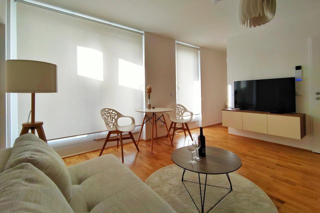 Luma Apartment Near Schoenbrunn With Parking Viena Exterior foto